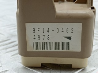 Блок предохранителей, ориг. номер GG2M66760C, 9F140462, Mazda 626 1997-1999