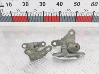 Петля двери задней правой Mitsubishi Colt 2002-2012
