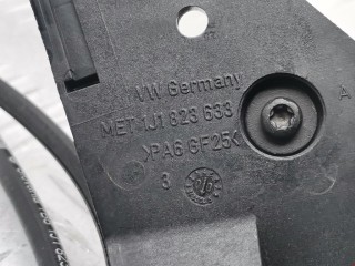 Ручка открывания капота, ориг. номер 1J1823533C, Volkswagen Golf 1997-2006