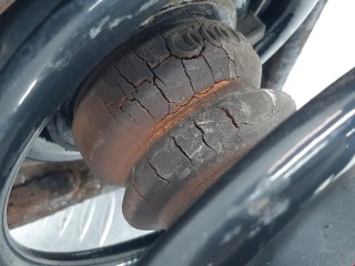 Стойка передняя правая, ориг. номер 8D0413031L, 8D0413031BK, Audi A4 1994-1997