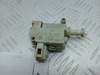 Электропривод запирания лючка топливного бака, ориг. номер 3C0810773, Volkswagen Passat 2005-2010