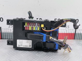 Блок предохранителей, ориг. номер 13382215, Opel Corsa 2011-2014
