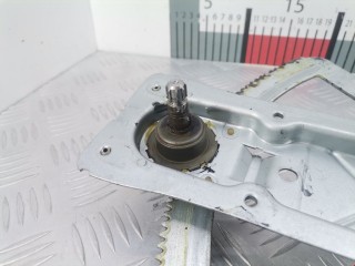 Стеклоподъемник передний правый, ориг. номер 90388866, Opel Corsa 1993-2000