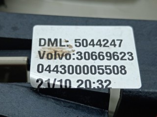 Фонарь салона (плафон), ориг. номер 30669623, Volvo XC90 2002-2006