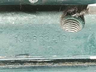 Петля двери задней правой, ориг. номер 3B4833412B, Volkswagen Bora 1998-2005