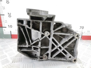 Кронштейн компрессора кондиционера, ориг. номер 038260885C, Volkswagen Passat 2000-2005