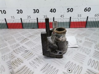Фланец (тройник) системы охлаждения, ориг. номер 1N1G8594, 1221325, Ford Focus 2004-2008