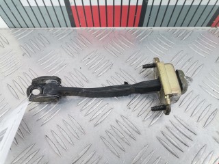 Ограничитель открывания двери передней, ориг. номер XS41A23500AE, Ford Focus 1998-2001
