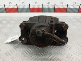 Суппорт передний правый, ориг. номер 4773042040, Toyota RAV4 2000-2003