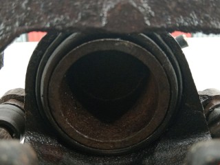 Суппорт передний правый, ориг. номер 4773042040, Toyota RAV4 2000-2003