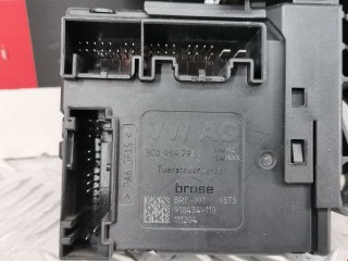 Моторчик стеклоподъемника, ориг. номер 0130822451, Volkswagen Passat 2011-2015