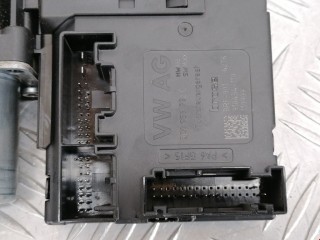 Моторчик стеклоподъемника, ориг. номер 0130822451, Volkswagen Passat 2011-2015