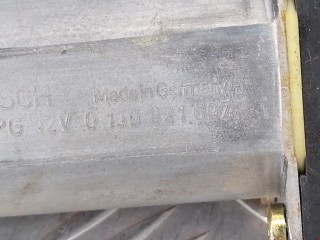 Моторчик стеклоподъемника, ориг. номер 0130821697, 1C0959811, Volkswagen Passat 1996-2001