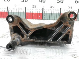 Кронштейн двигателя, ориг. номер 13257618, 24420695, Opel Vectra 2005-2008