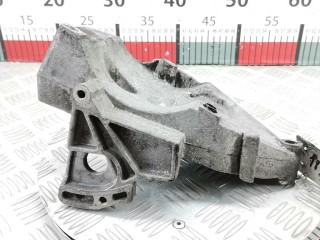 Кронштейн компрессора кондиционера, ориг. номер 038260885C, 06B260885D, Volkswagen Passat 2000-2005