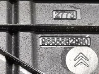 Декоративная крышка двигателя, ориг. номер 9685582980, 0137E5, Citroen Picasso 2006-2013