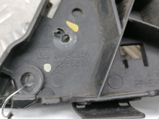 Кронштейн крепления бампера переднего, ориг. номер 24460284, Opel Astra 1998-2009
