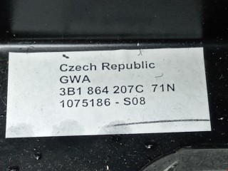 Подлокотник, ориг. номер 3B1864207C, Volkswagen Passat 2000-2005