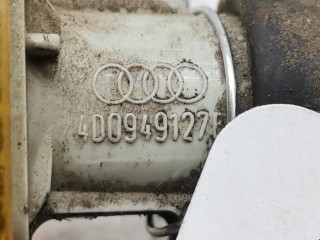 Повторитель передний правый, ориг. номер 4D0949127B, Audi A4 1994-1999