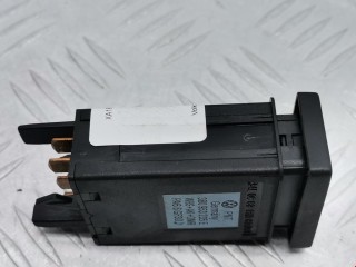 Кнопка аварийной сигнализации, ориг. номер 3B0953235E, Volkswagen Passat 1996-2001