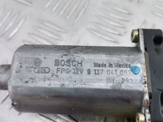Моторчик стеклоподъемника, ориг. номер 9137041093, A1638200242, Mercedes ML W163 2001-2005