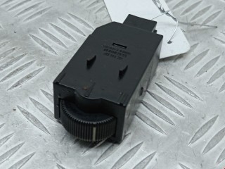 Кнопка корректора фар, ориг. номер MR114337, 04001000, Mitsubishi Carisma 1999-2004