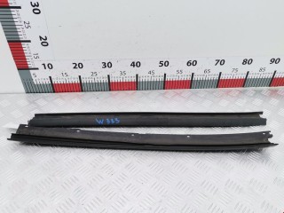 Молдинг стекла лобового, ориг. номер 55394513AB, Jeep Grand Cherokee 2007-2010