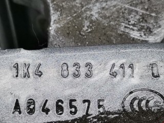 Петля двери, ориг. номер 1K9833401E, Volkswagen Golf 2008-2012