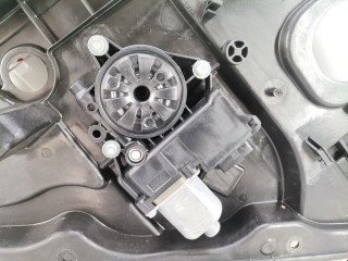 Стеклоподъемник электрический задний правый, ориг. номер 834813Z000, Hyundai i40 2011-2015