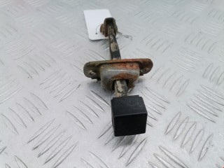 Ограничитель открывания двери задней, ориг. номер 5732A043, Mitsubishi L200 2006-2011