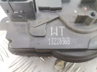 Замок двери передней правой, ориг. номер 13220368, Opel Astra 1998-2009