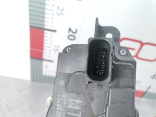 Замок двери передней правой, ориг. номер 13220368, Opel Astra 1998-2009