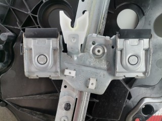 Стеклоподъемник задний левый, ориг. номер 8A61A045H23A, Ford Fiesta 2008-2013