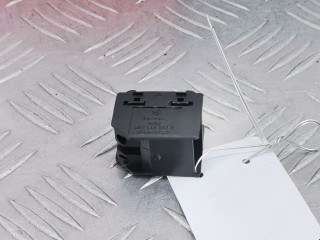 Кнопка стеклоподъемника, ориг. номер 3B0959855B, Volkswagen Passat 1996-2001