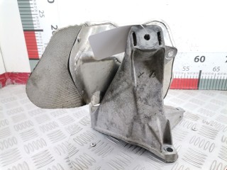 Кронштейн двигателя, ориг. номер 8D0199306G, 8D0199388G, Volkswagen Passat 2000-2005