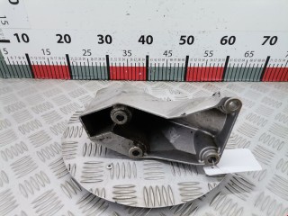 Кронштейн двигателя, ориг. номер 8D0199307P, 8D0199305A, Volkswagen Passat 1996-2001