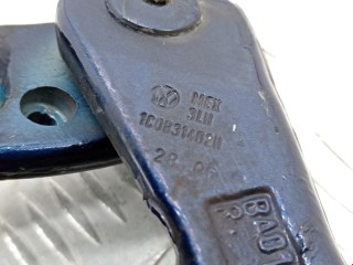 Петля двери передней правой, ориг. номер 1C0831412B, 1C0831402J, Volkswagen Beetle 2005-2010