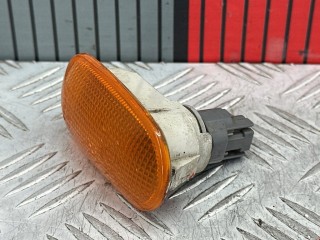 Повторитель передний правый, ориг. номер 8351A003, Mitsubishi L200 2006-2011