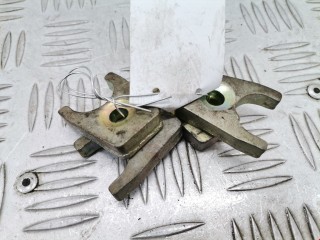Скоба (кронштейн) крепления форсунки, Mitsubishi Carisma 1999-2004