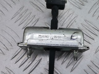 Ограничитель открывания двери задней, ориг. номер 13181961, Opel Corsa 2006-2011