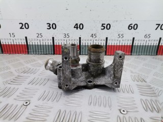 Фланец (тройник) системы охлаждения, ориг. номер 1N1G8594, 1221325, Ford Focus 2004-2008