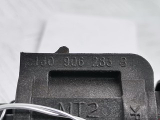 Клапан воздушный, ориг. номер 1K0906283A, 1J0906283B, Volkswagen Passat 1996-2001