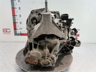 КПП механическая (МКПП) 5-ступенчатая, ориг. номер XS4R7002HD, Ford Focus 1998-2001