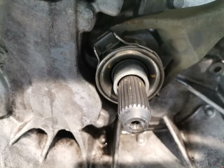 КПП механическая (МКПП) 6-ступенчатая, ориг. номер 8H5, 32010EQ068, Nissan X-Trail 2000-2004
