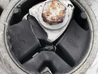 Кронштейн двигателя, ориг. номер 8200741758, 8201011432, Renault Scenic 2006-2009