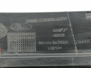 Заглушка (решетка) в бампер, ориг. номер FB5317B969ADW, Ford Explorer 2015-2018