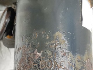 Стойка передняя левая, ориг. номер CB8034900B, CB8034900A, Mazda Premacy 2001-2005