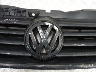 Решетка радиатора, ориг. номер 3B0853651L, Volkswagen Passat 2000-2005