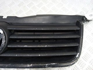 Решетка радиатора, ориг. номер 3B0853651L, Volkswagen Passat 2000-2005