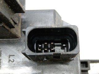 Замок двери передней левой, ориг. номер 13201311, 13210767, Opel Vectra 2002-2005